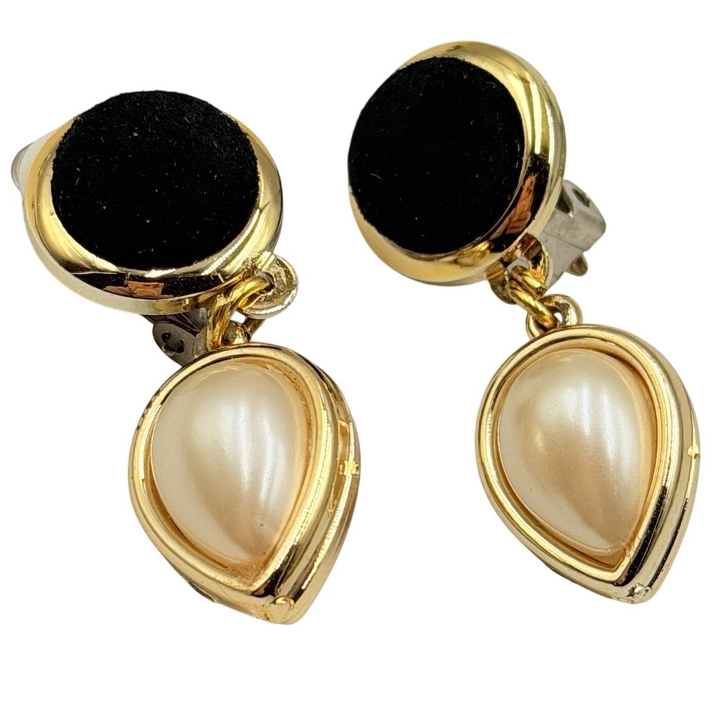 Vtg Statement Earrings Gold Tone Black Velvet Like Pearl Dangle Clip Earrings